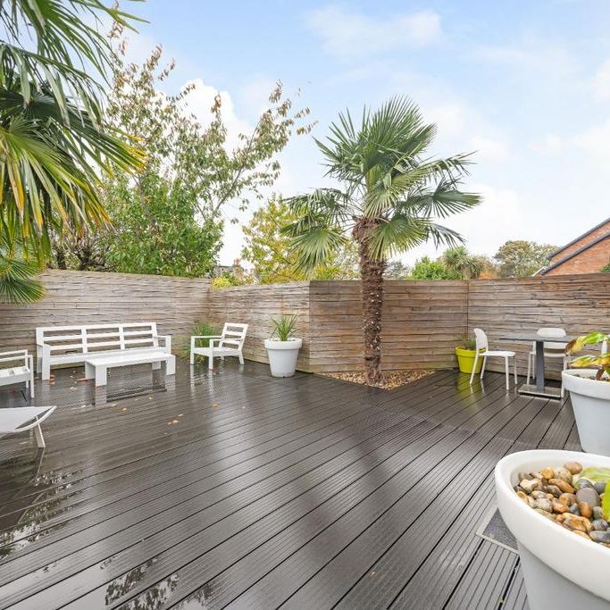 3 bedroom end of terrace house to rent - Photo 1
