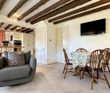 2 bedroom cottage to rent - Photo 2