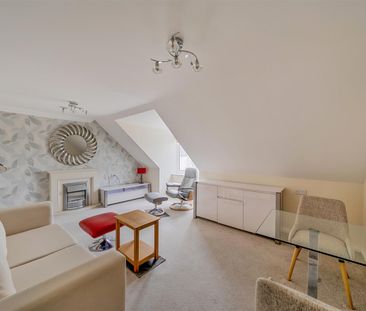 St Athelm Lodge, Wells - Photo 3