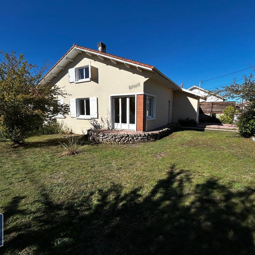 Location Appartement 4 pièces 116m² MONT DE MARSAN 40000 - Photo 1