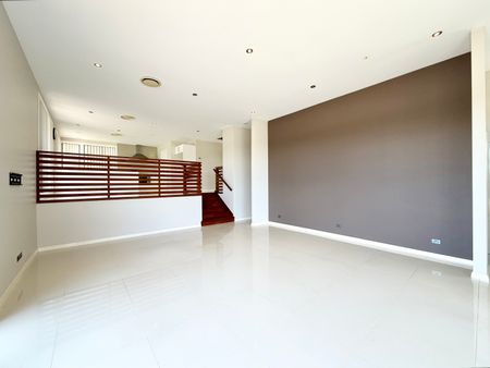 1 Dart Place, Corlette NSW 2315 - House For Rent | Domain - Photo 2