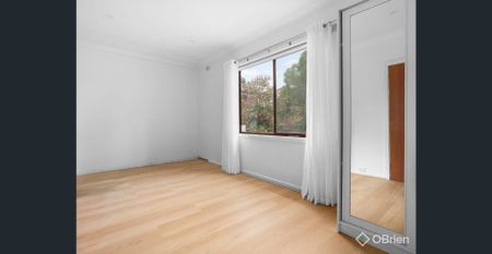 Charming Two-Bedroom Home in Prime Bayside Location - Photo 3