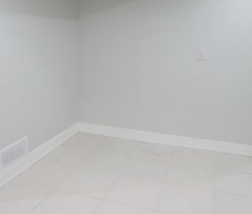 For Lease - 867 Viscount Road, London South, Ontario - Photo 5