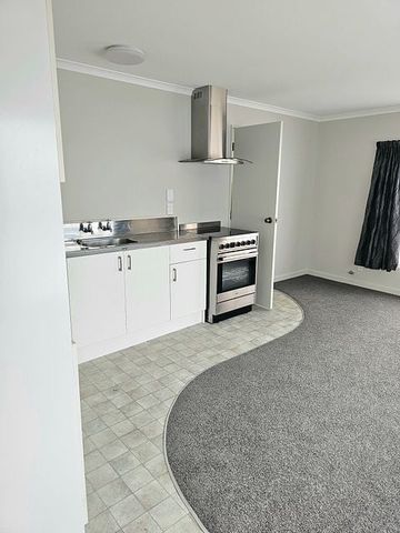 Charming 1BR Unit with Garden! - Photo 4