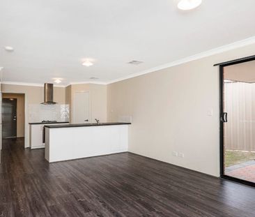 2-Bedroom Home in Brabham! - Photo 2