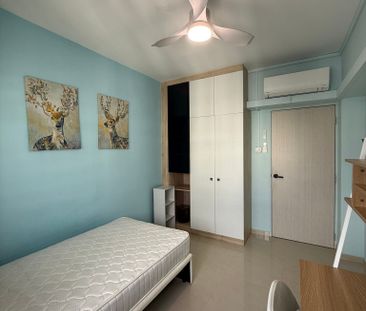 1 Bedroom HDB_FIVE_ROOM at Sengkang - Photo 1