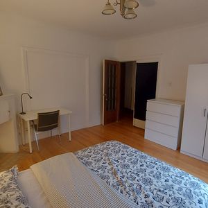 Chambre à Louer Dans Un Beau 5 1/2 - Photo 3