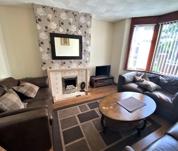 £1,500 PCM, Furnished Three Bedroom House with Enclosed Garden in T... - Photo 3