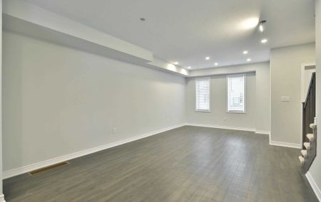 For Lease - 32 Rapids Lane, Hamilton, Ontario - Photo 5
