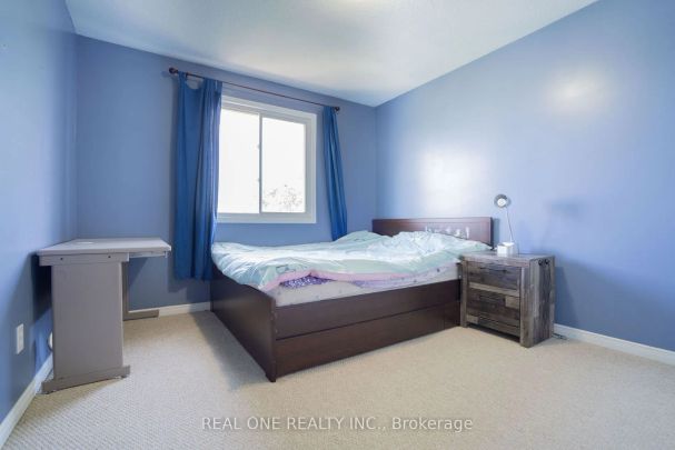 Detached Home For Lease | X8440516 - Photo 1