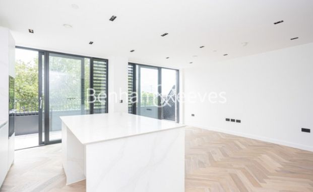 2 Bedroom flat to rent in Cluny Mews, Kensington, SW5 - Photo 1