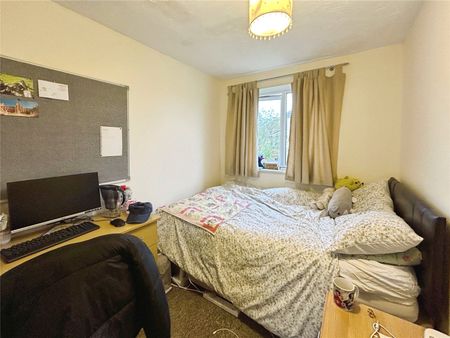 Nightingale Shott, Egham, Surrey, TW20 9SU - Photo 4