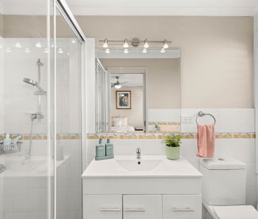 12 Country Grove Drive, Cameron Park NSW 2285 - House For Rent | Do... - Photo 3