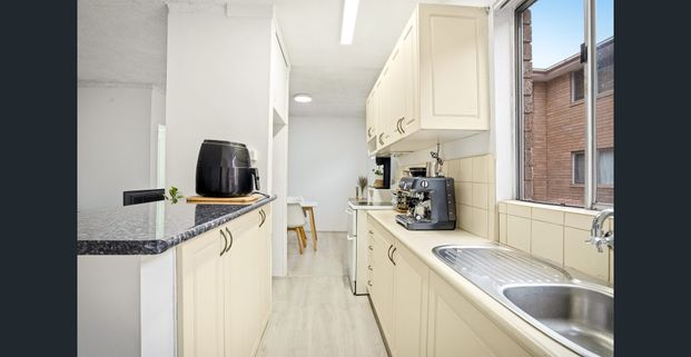 Light-Filled Living in the Heart of Ryde - Photo 1