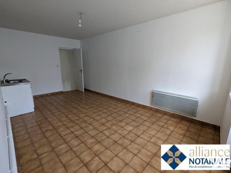 BOURG DE LA GRAVERIE - MAISON - T3 - 500 € - Photo 2