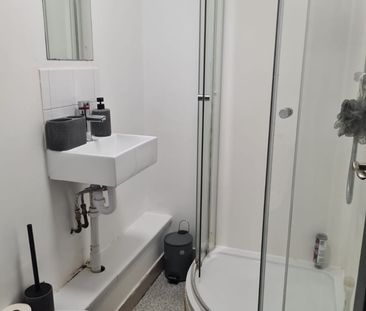 Room in a Shared House, Woodside Road, SO17 - Photo 3