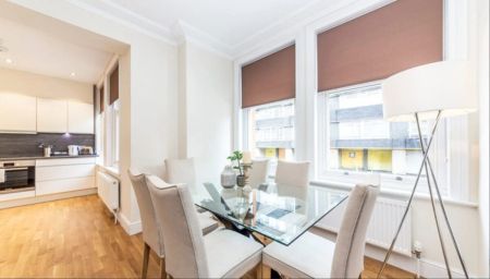THREE BEDROOMS FLAT HAMMERSMITH - Photo 2