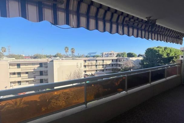 Beau 2 pièces – Emplacement privilégié à deux pas de la mer - Photo 1