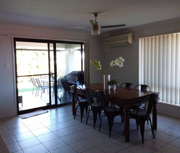 Charming Home with amazing Views - Photo 4