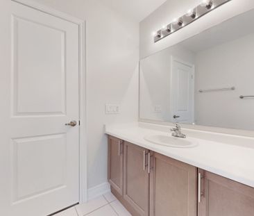 For Lease - 11 Robert Wilson Crescent, Georgina, Ontario - Photo 4