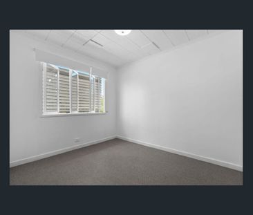 Newly Refurbished Post-War Home in Mansfield SHS catchment🏡 - Photo 3