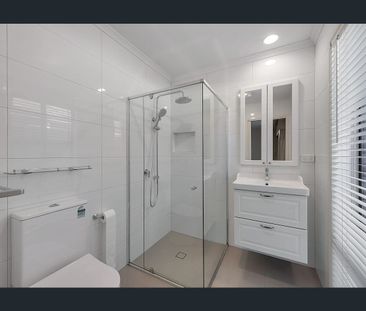 Style, Space & Executive Comfort in a Peaceful Highbury Setting - Photo 4