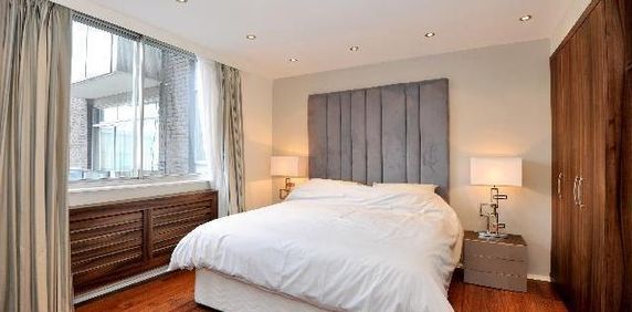 1 bedroom conversion flat with 1 reception and 1 bathroom in Portman Square, W1H - Photo 2