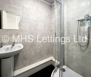 Room 6, 217 Woodhouse Street, Leeds, LS6 2NY - Photo 2