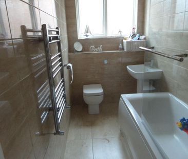 2 bedroom semi-detached house to rent - Photo 5