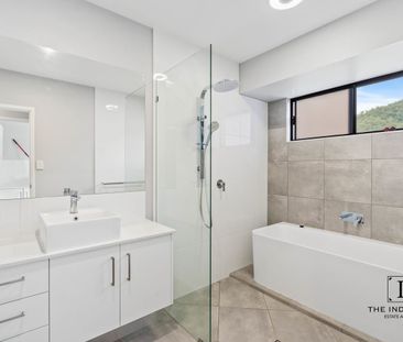 Ultra-modern home with unparalleled lifestyle on offer - Photo 6