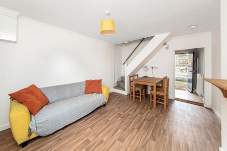 2 bedroom terraced house to rent - Photo 4