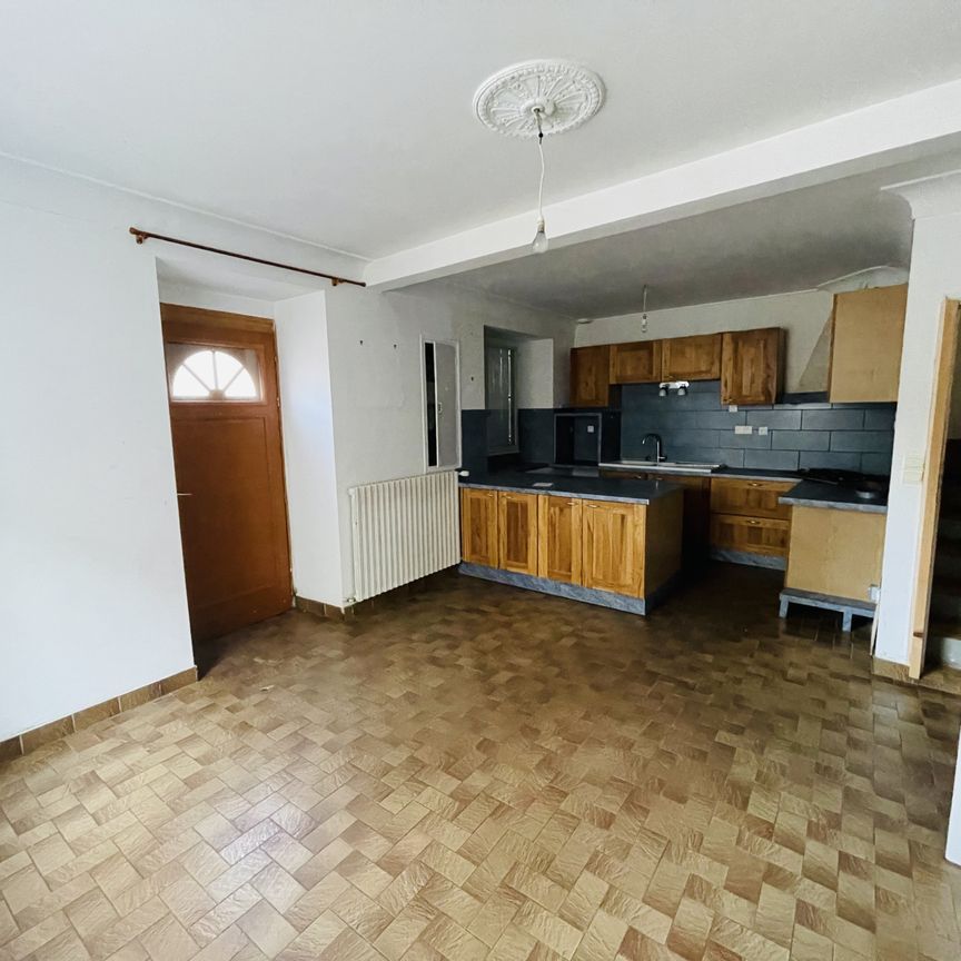 Location Maison 6 pièces 156m² LES ORMES 86220 - Photo 1