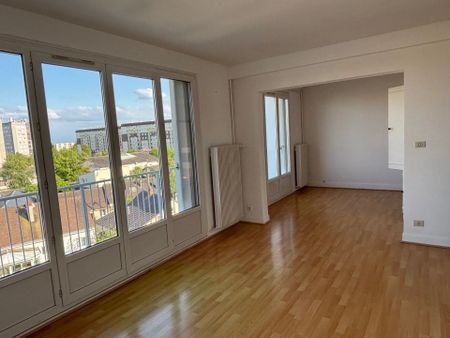 Location Appartement 3 pièces 75 m2 à Chartres - Photo 3