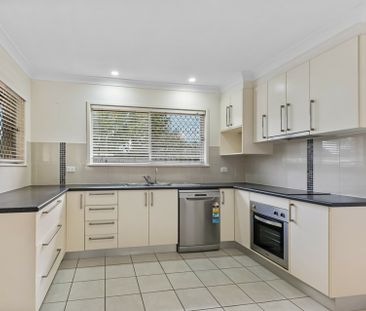 28 Safari Street, CHERMSIDE WEST QLD, Belconnen - Photo 3