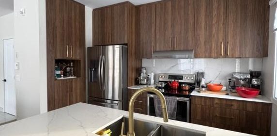 4.5 A LAVAL TRÈS LUXUEUX ET TRANQUILLE!! - Photo 2