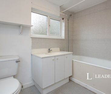 3 bedroom house to rent Pine Ridge, Tonbridge, TN10 - Photo 4