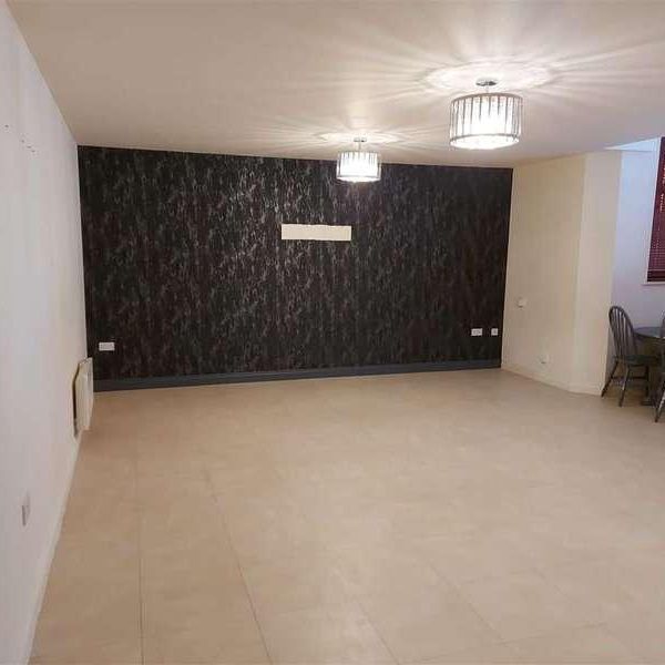 Boundary Road, St. Helens, WA10 - Photo 1