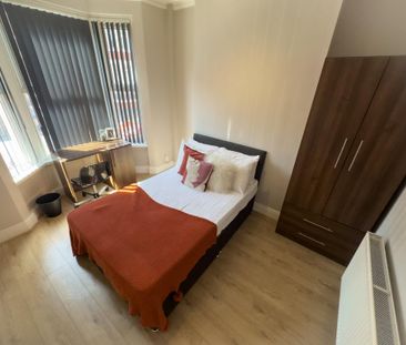 4 bedroom terraced house to rent - Photo 4