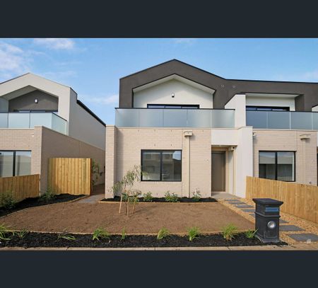30 England St, Werribee, Vic 3030 - Photo 4