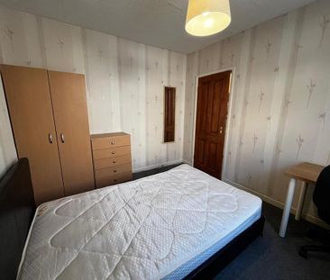 3 bedroom private hall to rent - Photo 2