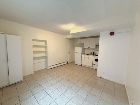 For Lease - 198 Dunn Avenue Unit# 203, Toronto, Ontario - Photo 4