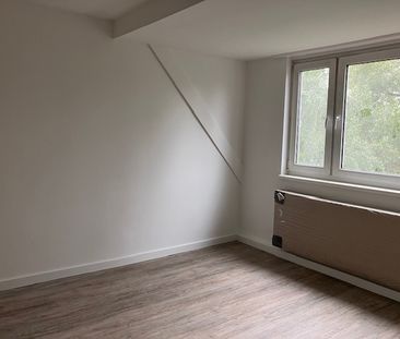 ++ Erstbezug nach Modernisierung + 2 Zimmer + Duschbad + Wohnküche ++ - Photo 2