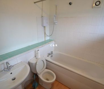 4 bedroom end of terrace house to rent - Photo 5