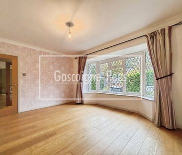 Honeysuckle Lane, Headley Down - Photo 3