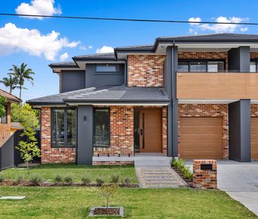 Brand New Luxury Home - Photo 2