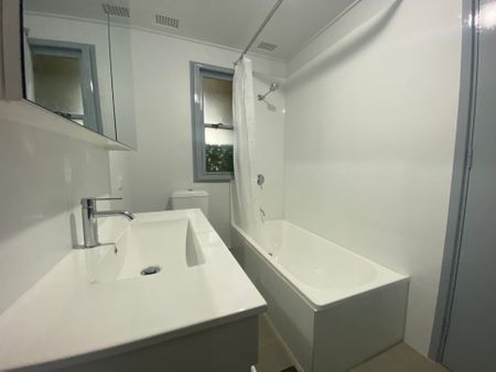 Beautifully Renovated 3-Bedroom Home - Move-In Ready! - Photo 2