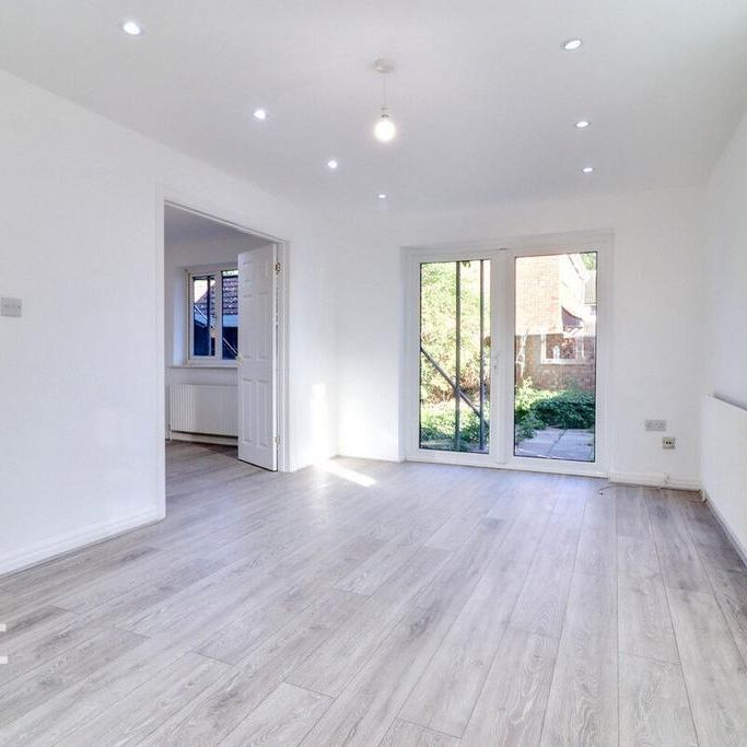 1 bedroom in a house share to rent - Photo 1