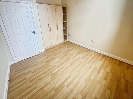 2 bedroom ground floor flat to rent - Photo 3