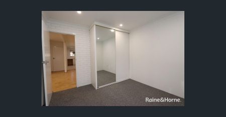2 Bedroom Unit Close to the RSL Club & IGA - Available 23.12.2025 - Photo 3