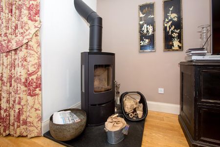 2 bedroom terraced house to rent - Photo 2